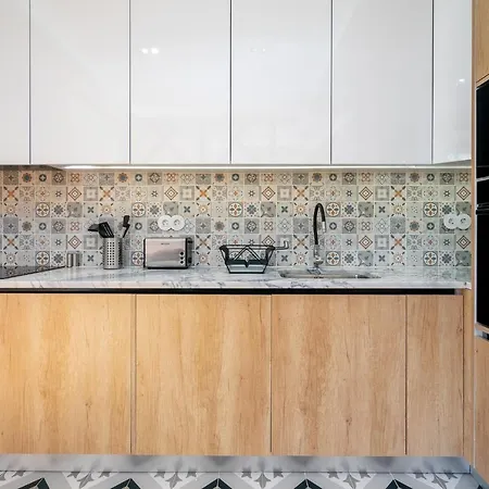 Appartement Whome | Great Location & Large Family W/patio *