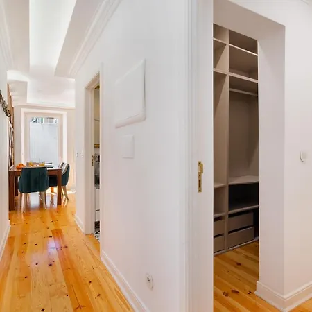 Whome | Great Location & Large Family W/patio リスボン