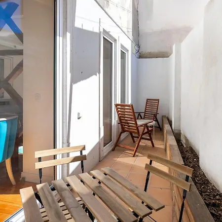 Whome | Great Location & Large Family W/patio Apartment *